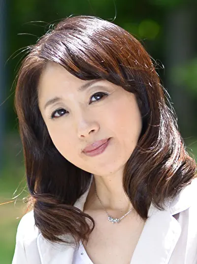 聖子（52歳） 調教された販売員