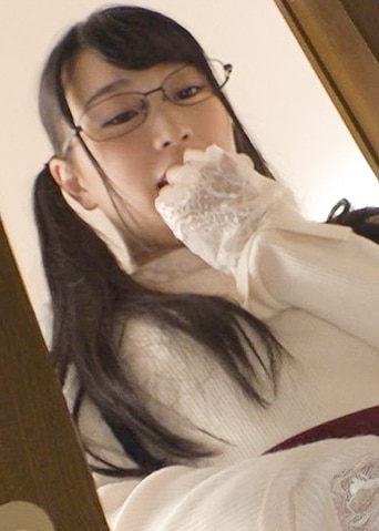 むっつり文系メガネっ子3姉妹 知的好奇心→性的欲求へ！？ 書籍の世界でしか知らなかった男性器を目撃し痴態を晒し大暴走！
