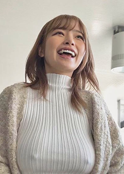 撮影中にカメラを奪われ集団で○○されたバカノーブラ配信女 椿りか 北城希