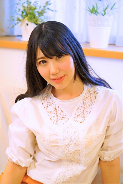 ピチピチ20歳の義理の妹にコタツの中でイタズラしたら相手も感じでくれて近親相姦してしまった！！