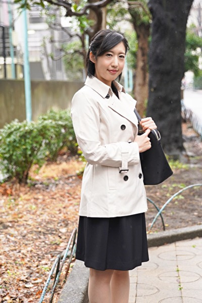 営業成績低迷中の保険の営業OL！井口楓さん27歳 生活レベルを下げられず身体で稼ぐ決心のSEXモンスター...