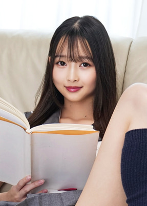 「だってパンティ穿くと蒸れるんだもん！」ノーパンで過ごす従妹の股間をガン見してしまう僕にま〇こくぱぁ挑発してくる！
