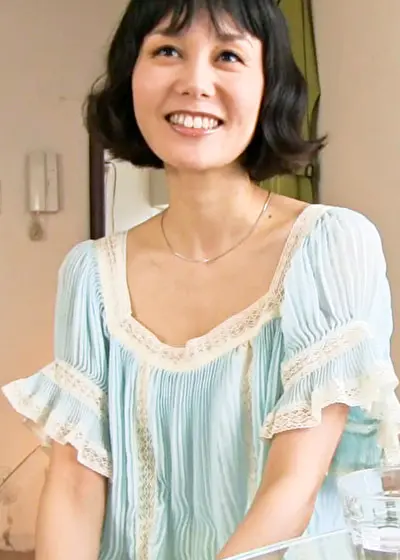 上品熟女のほろ酔い野球拳 勝っても負けても関係なし！バッキバキ勃起のチ●ポが熟女のハートに火をつける！！ 2