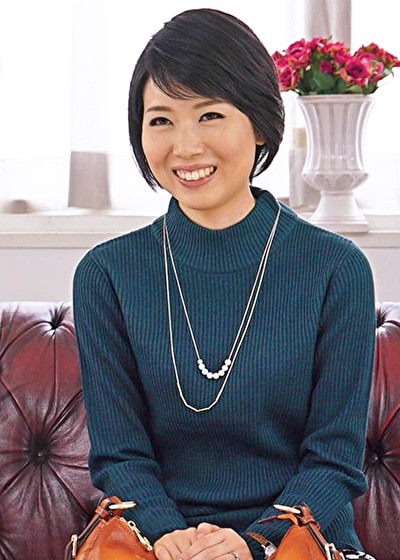 【初脱ぎ】ななこ 37歳・人妻