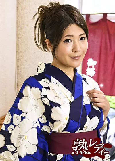 【美熟女】綺麗なキスのエロい母と旅先性交