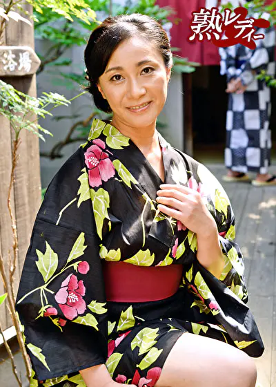 巨乳で艶っぽい母と温泉旅先性交