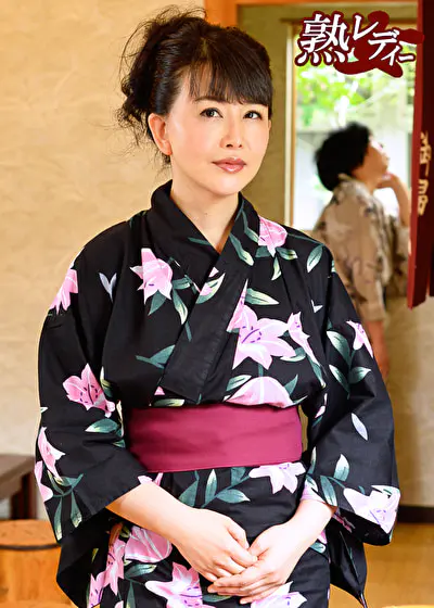 黒髪の巨乳ぽて唇の母と温泉旅先性交