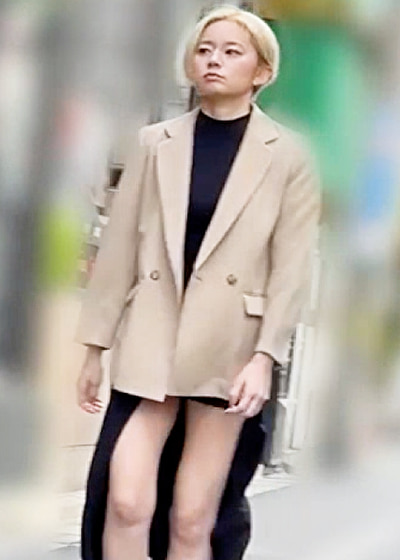 無防備に寝てる女に中出し卑猥行為 6 妹系のエロい体の女 金髪美乳のお姉さん