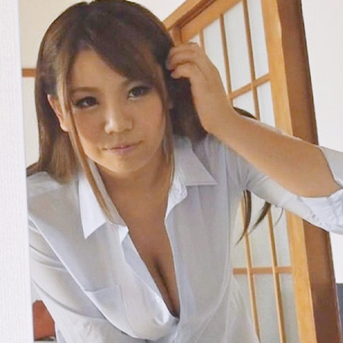 巨乳爆乳女の子
