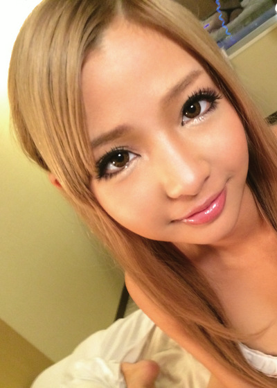 ことの 18歳 ギャルショップ店員
