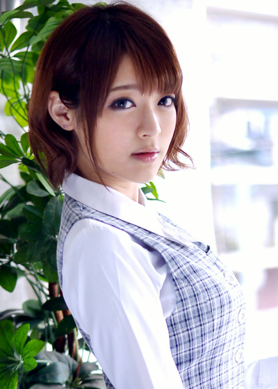 ミコト 23歳（某金融会社受付嬢）