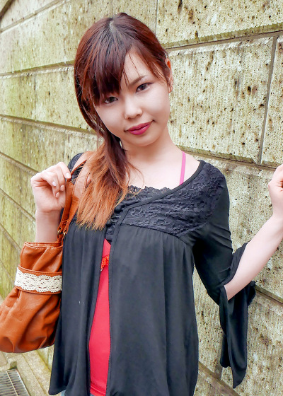 みこと 22歳 人妻