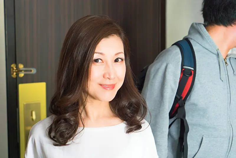 母（49歳、巨乳）に告白する息子～西田家編～