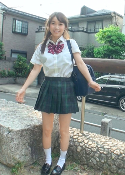 制服の中のD まやちゃん 11
