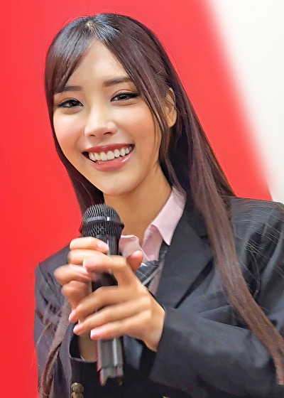 【圧倒的】Z世代！歌って踊ることが大好きで地下アイドルになりたいと思っているガチオタクJ●！！