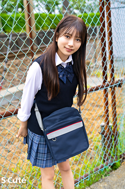 いつもより感じちゃう制服美少女に中出しエッチ
