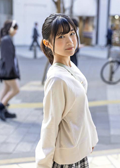 アブナイM願望が芽生えた剛毛マ〇コ浪人生が屈強なデカチン達に終日滅多挿しにされる上京体験。長野県松本市在住 桜庭菜乃花