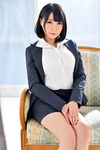 実は超エロい30歳の爆乳OLに中出し！