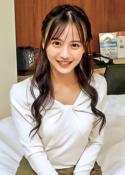 完全顔出しガチナンパ！地方から上京してきた10代美少女にとっても恥ずかしい素股体験してもらいました！！甘酸っぱいお汁溢れるおま●こにそのままヌルっと挿入！イってもイってもやめないエンドレス追撃ピストンでピチピチワレメが真っ赤に腫れあがるまで連続生中出し！ 4