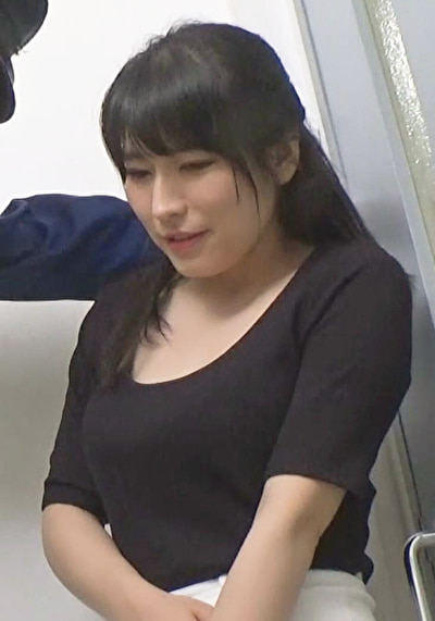 休日出勤の美人女性社員に降りかかる災難！一方的な思いを突きつける警備員！
