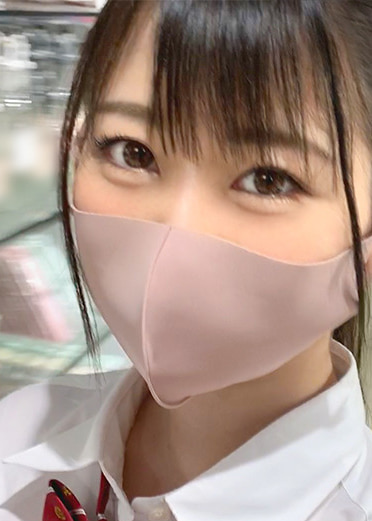 【145cmミニマム色白美乳J〇】茶道部所属、社長令嬢のれいなちゃんは身長145cmミニマムボディ！だけど美乳美尻で出るとこ出てるちょっと天然な現役女子〇生！！巨漢面白社長おじさんと爆笑デートの後はホテルで身長差40cmのガリバーセックス！超小柄なれいなちゃんを圧し潰す種付けプレス！軽々と持ち上げ空中バック！巨漢の濃厚精子を小さなカラダの中に注ぎ込む、中出し2連発！【親子ほど年の離れたJ○とおじさんのカップル】