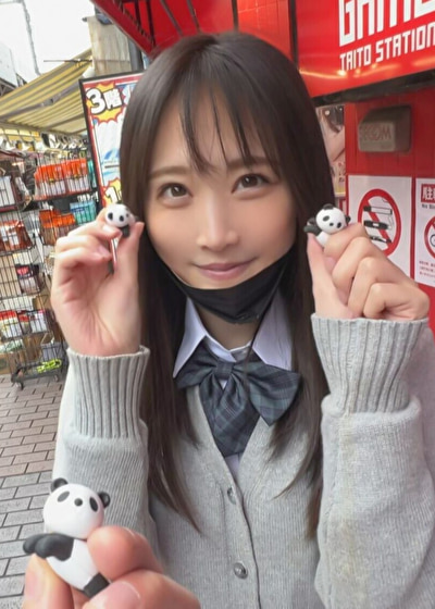 ひより（18）／顔面偏差値Sランクの不思議ちゃんJ〇【1限目】恥ずかしがってぬいぐるみを離さない彼女に電マ責め＆潮吹き→フェラでトロ目にさせて生挿入からの大量中出し！【2限目】1回戦で暑くなった制服を脱ぎすてて再戦要求！ガチ妊娠適齢期の孕ませボディに本能がまま膣コキ突き上げピストン！