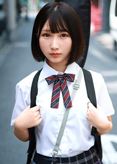 143cmのランドセル卒業したてにしか見えない女の子。童顔過ぎて完全におさわりまんこっちです案件な制服子に、中年の性欲をピストンに乗せて注ぎこんできました。