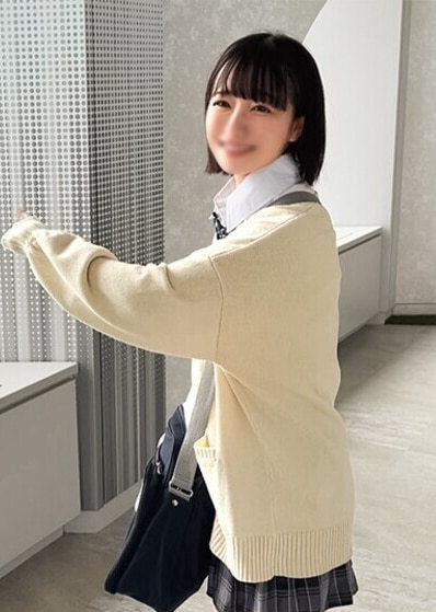 みこ（18）テニス部【圧倒的〇リ顔のショートカットJ●】【ド天然かわいい陰キャ美少女】【むしゃぶりつきたい色白ぷに尻ぷにマン】【オジサンの手マンで大噴射】【性欲強めのエンジョイSEXで中出し】【スク水着用の背徳感で顔に大量射精】