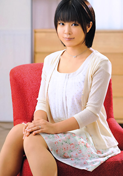 ショートカットの若妻が若い男におしりも捧げる！