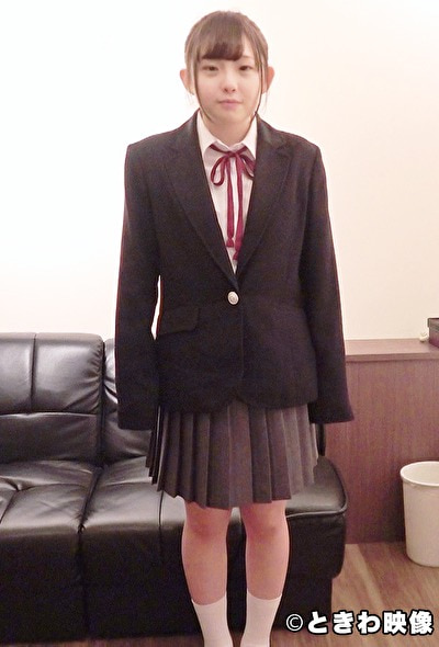 可愛らしいミニマム系発育途上の女の子と制服SEX