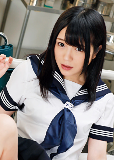 生意気な女●●生に抵抗され睨まれ罵倒されながら無理矢理●す●師 梨央奈