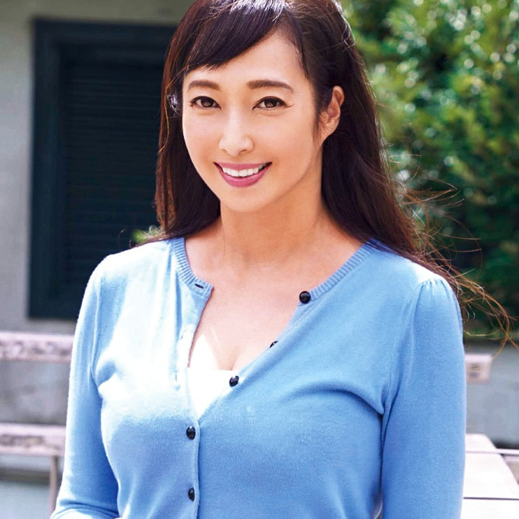 文子 56歳