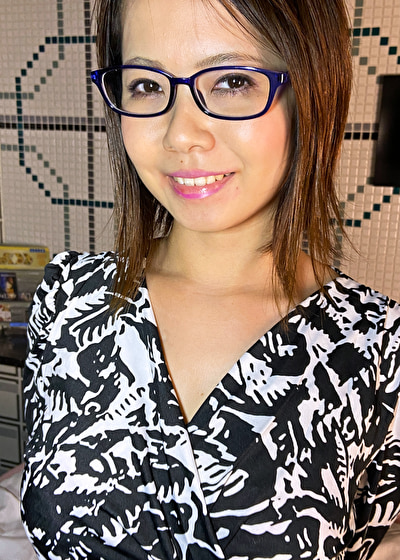 【個人撮影】インテリ系爆乳女子の喉奥責め＆自撮り乳圧鼻フェラ しょうこ
