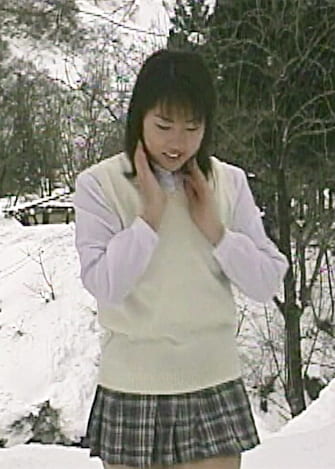 ○縛女生徒雪化粧 鞭連打 蝋燭責め
