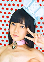 陥没乳首のガリガリな女の子