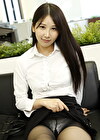 仕事頑張ったから、君がいつも見ている私の黒パンスト尻好きにしてもいいわよ！頑張って腰振ってね！ 水瀬さな