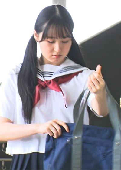 完全着衣内アングル！先端が自在に動くファイバースコープで敏感な乳首を責められ恥ずかしがりながらも感じてしまうセーラー服ちっぱい美少女 川上しずく