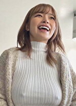 撮影中にカメラを奪われ集団で○○されたバカノーブラ配信女 ノーブラで満員電車に乗るバカ巨乳配信女｜電車・バス