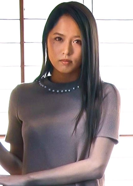 未帆さん 32歳 Eカップの美乳妻