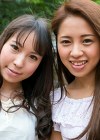 自らチコを握ってアソコに挿入です。そんなに欲しかったんですか！もっと早く言ってください！仲良しママの乱れっぷりがけしからん！2人ともフィニッシュは中出しです
