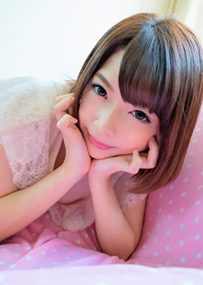ゆなちゃんとは大学の友達だけどエッチなこと「もぉこれ以上ダメ・・・濡れててもダメ!しちゃう?・・・ぜったい内緒にする?」