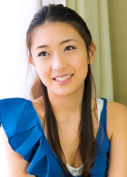 出産後8ヶ月でモデルの様なスレンダーボディの超美人!ツンデレな性格だが押しに弱くバックで感じまくりの伊藤さん28歳