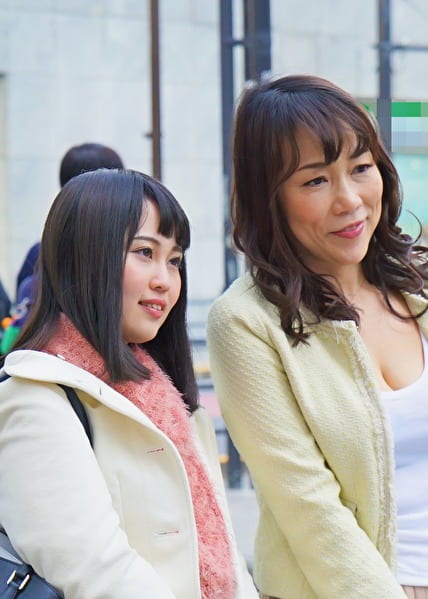 娘の紹介でエロ勃起ちぽの誘惑にハマったFカップ長身母ようこさん(50歳)!!硬いちぽが好き!と援娘 りなちゃん(20歳)