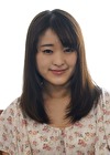 デカチンをシコシコ！生唾ごっくん凝視してしまう女の子。触ってみるとピクつくデカチンに笑顔満面！楽しそう？ にいなちゃん（21歳／学生）