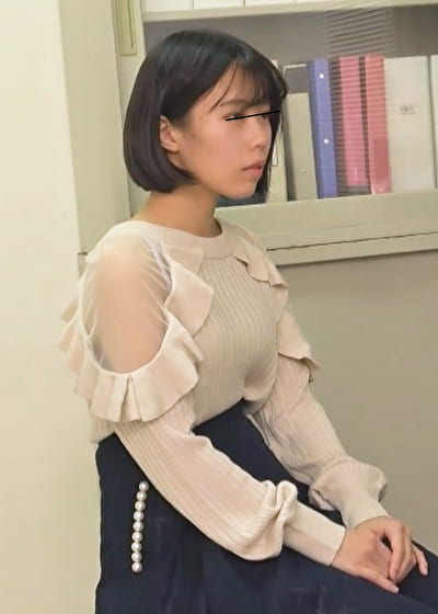 【婦人科悪徳医による内診台盗撮！！】 ～友人に勧められ来院、悪徳医師とは知らず胸を触られ、下半身を触られ、エロい器具で犯されていく～