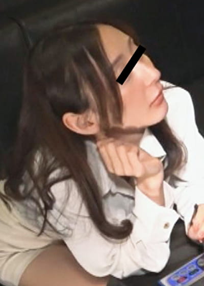 ガンギマったヒトカラ人妻を白昼オナホ扱い無許可中出し 5名 02