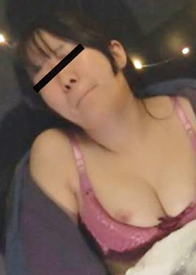 ガンギマったヒトカラ人妻を白昼オナホ扱い無許可中出し 5名 03