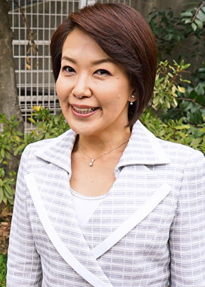 【初脱ぎ】よしみ 55歳・人妻