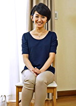 【初脱ぎ】かなで 34歳・人妻