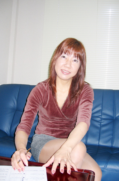 【人妻伝 午後の奥様 秘密の情事】淫放尿 佐藤優子38歳